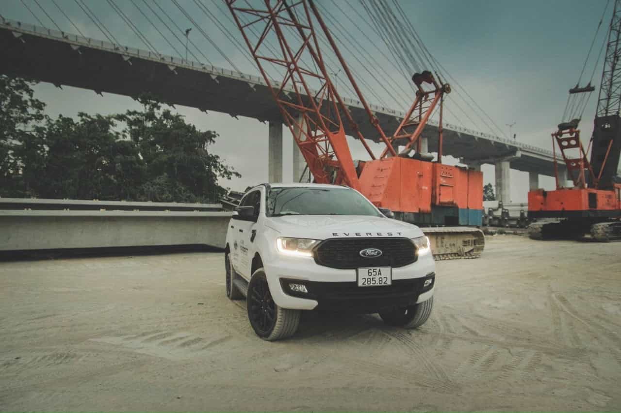 Hình Xe Ford Everest Sport 2021 Màu Trắng; Hình Xe Ford Everest Sport 2021 Màu Trắng