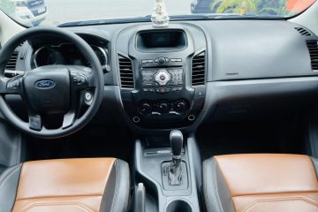 Ford Ranger 2.2L 2017 – Số tự động – Màu bạc6