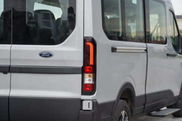 Ford Transit Trend 16 Chỗ Mới 20247